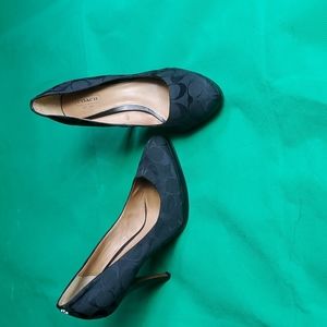Coach Pumps